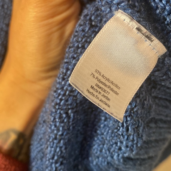 St. John's Bay Blue Knit Sweater - Picture 12 of 12